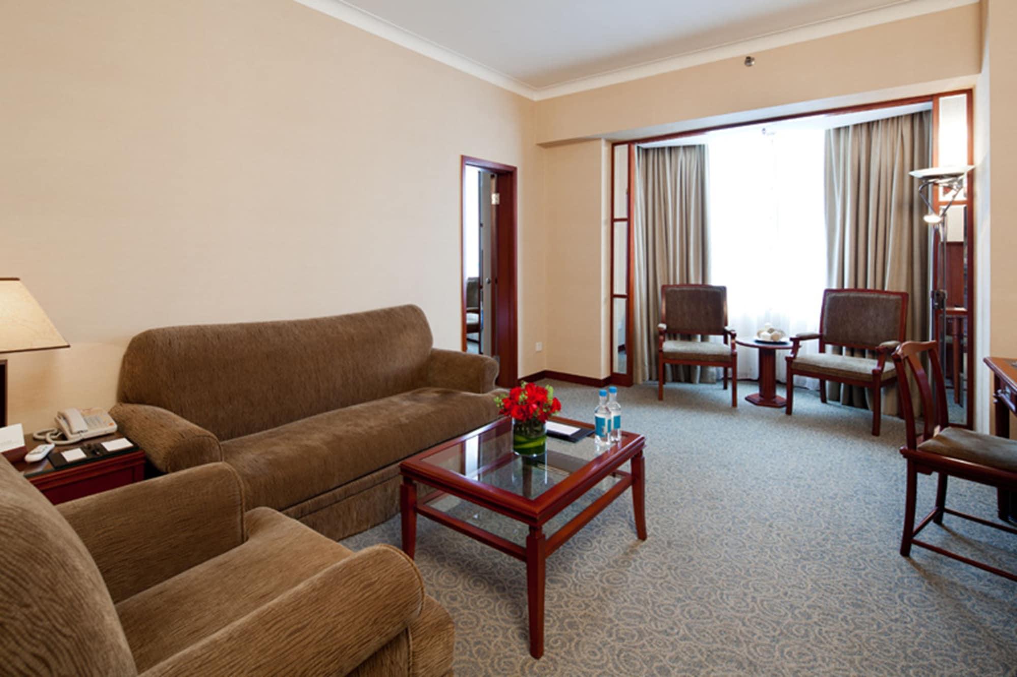 Rosedale Hotel & Suites Guangzhou - Free Shuttle Bus To Canton Fair Екстериор снимка