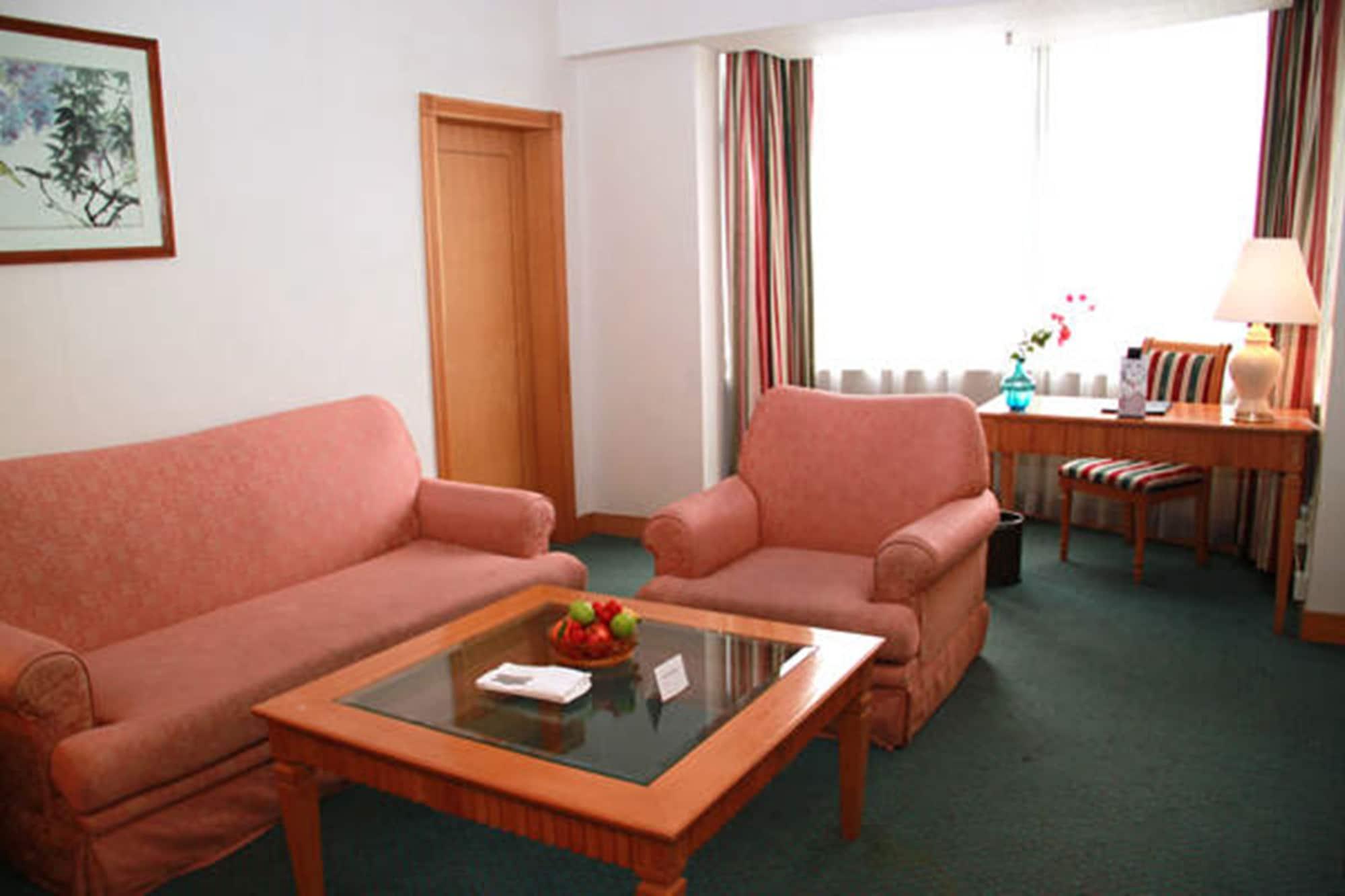 Rosedale Hotel & Suites Guangzhou - Free Shuttle Bus To Canton Fair Екстериор снимка