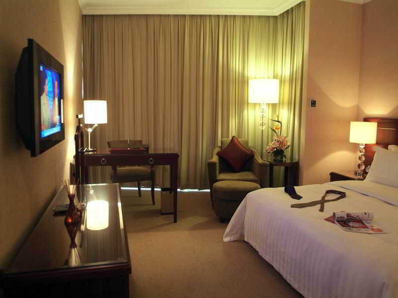 Rosedale Hotel & Suites Guangzhou - Free Shuttle Bus To Canton Fair Стая снимка